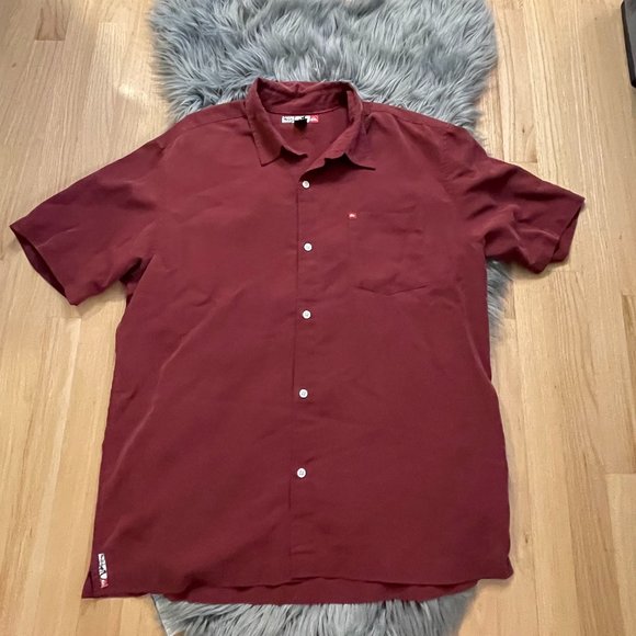 EUC Quiksilver Men's Short Sleeve Button Down Lg‎ - Picture 1 of 6